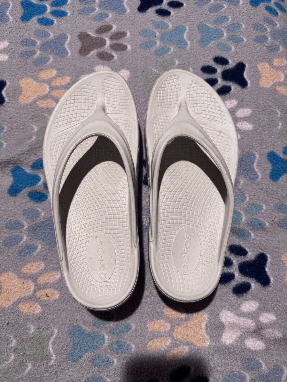 OOFOS White Women’s Recovery Foam Flip Flop Sandals